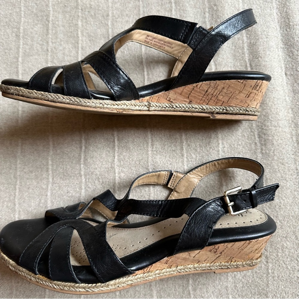 Softspots black comfort slingback Sandals. Adjustable buckle size 39 / 8